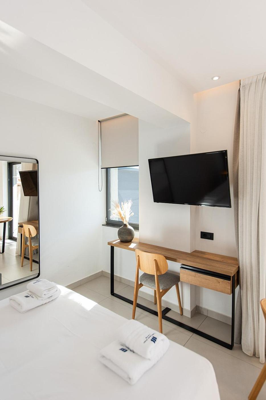 Mediterranean Dream Palaiochora Ngoại thất bức ảnh