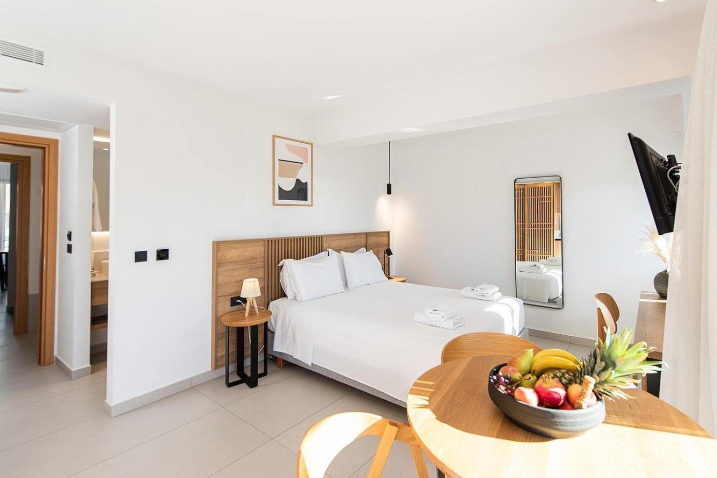 Mediterranean Dream Palaiochora Ngoại thất bức ảnh
