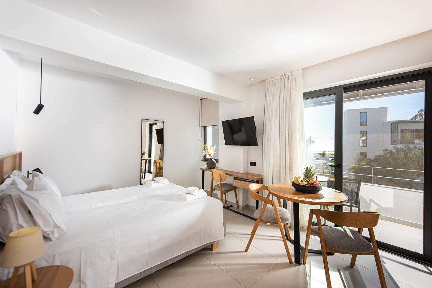 Mediterranean Dream Palaiochora Ngoại thất bức ảnh