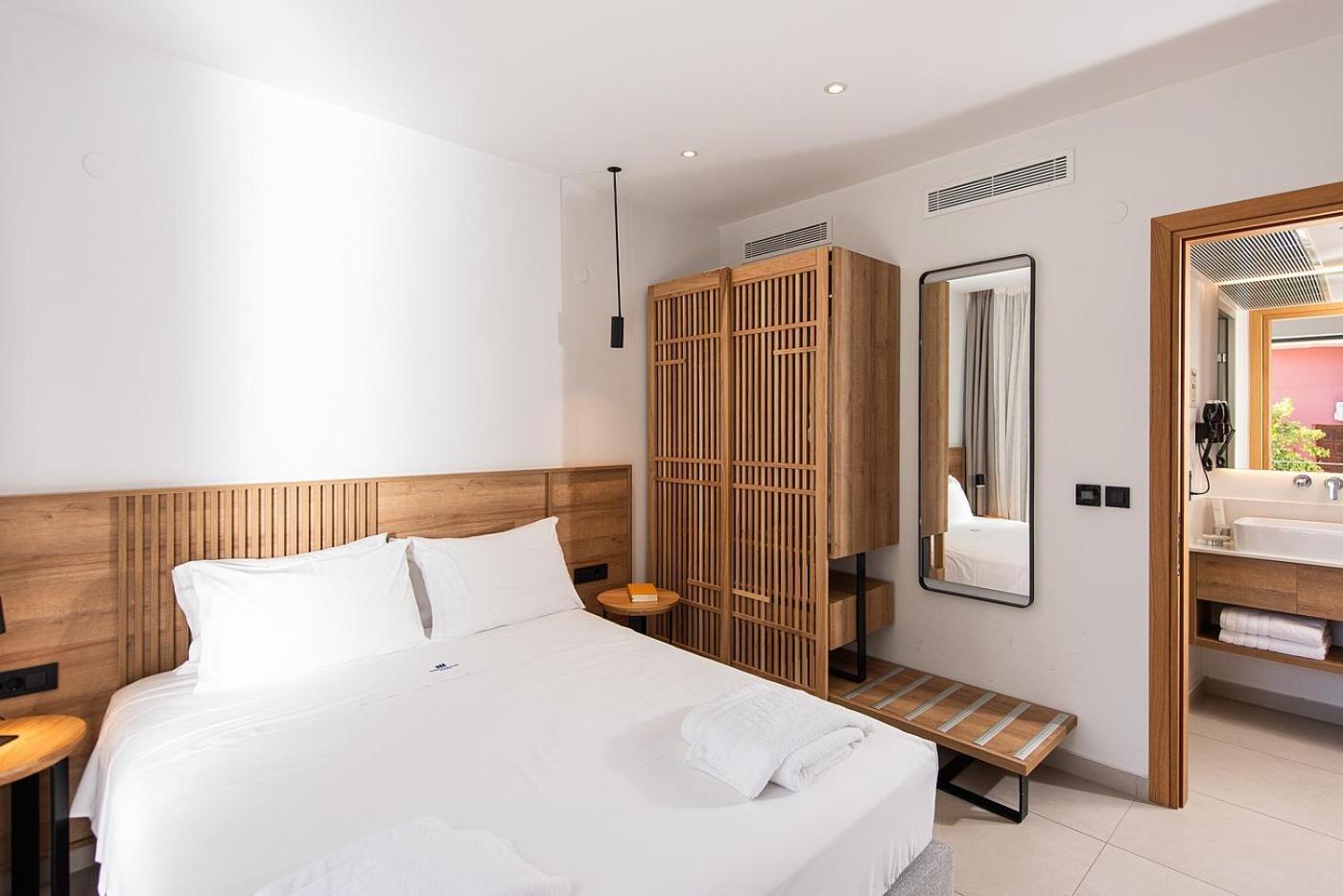 Mediterranean Dream Palaiochora Ngoại thất bức ảnh